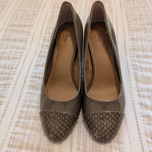 G.H. Bass & Co. Pacey Patent Leather Pumps NWOT